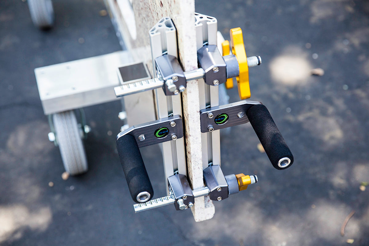 Omni Cubed® Aqua-Jaw™ Carry Vise™