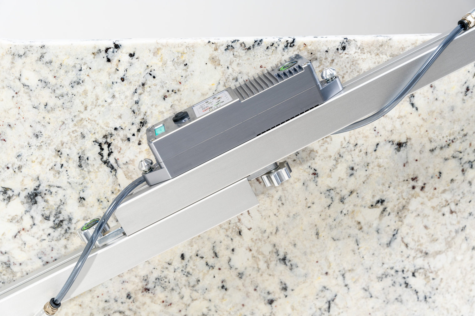 Omni Cubed® VMP750 Rail Mounted Rechargeable Pump Kit